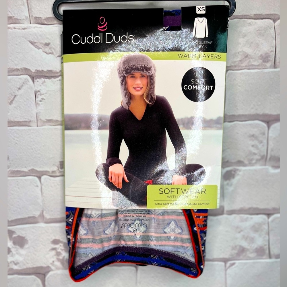 NWT Cuddleduds XS long sleeve vneck layer